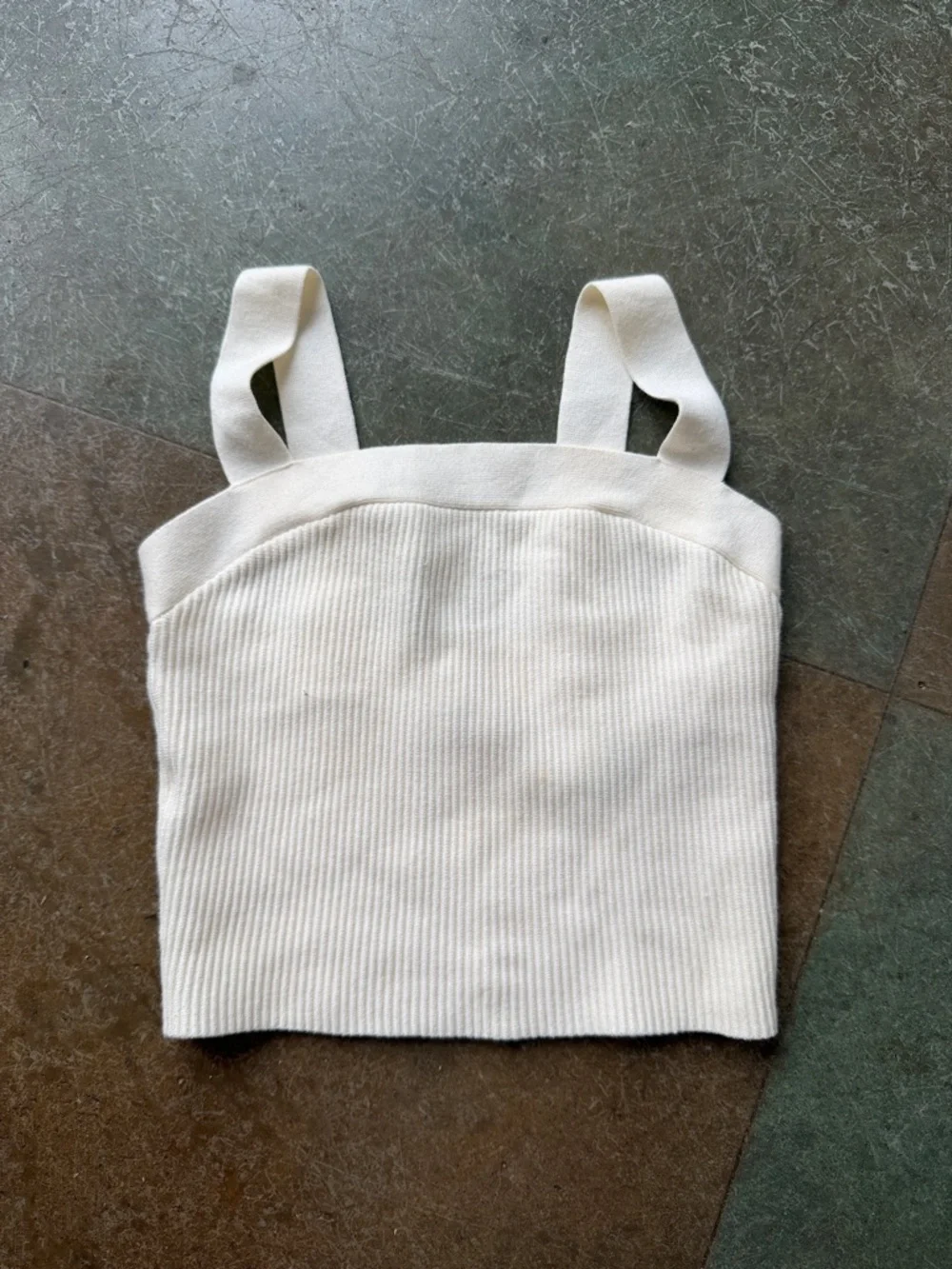 White Ribbed Knit Cami - Picture 4 of 4